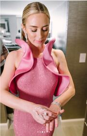 Il vestito "vagina" di Emily Blunt 4