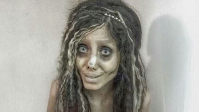 Iran, arrestata influencer nota come l'"Angelina Jolie zombie"