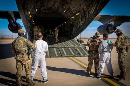 Inviati a Guantanamo dieci membri della gang Tren de Aragua 4