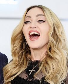 Madonna, dalle Filippine i vescovi chiedono di boicottare i concerti: foto 11