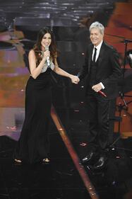 Sanremo 2018: i look sexy della terza serata 7