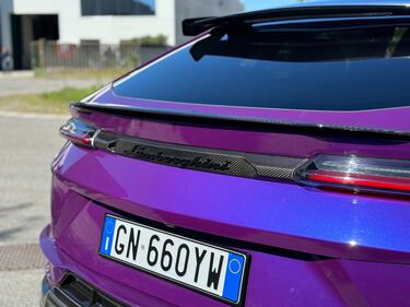 Lamborghini Urus Performante: guarda la gallery del super SUV da 666 CV 6