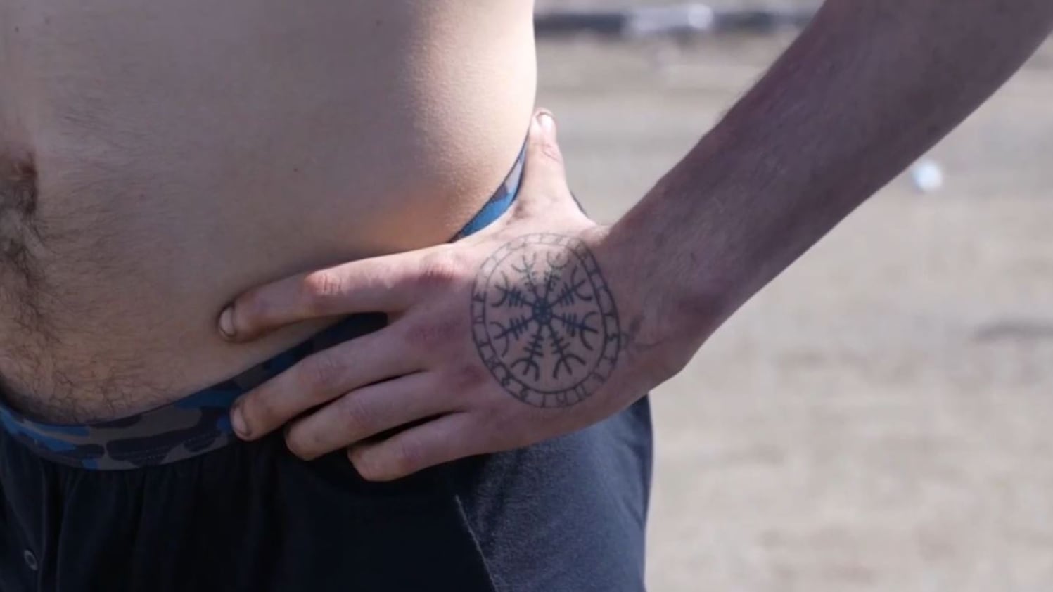 Ecco cosa nascondono i tatuaggi del Battaglione Azov