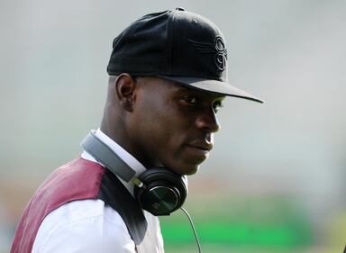 Balotelli, via cresta ed orecchini 9