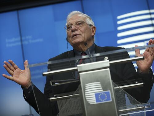 Navalny, l'Ue minaccia sanzioni contro Putin. Borrell vola a Mosca: "Arresto inaccettabile"