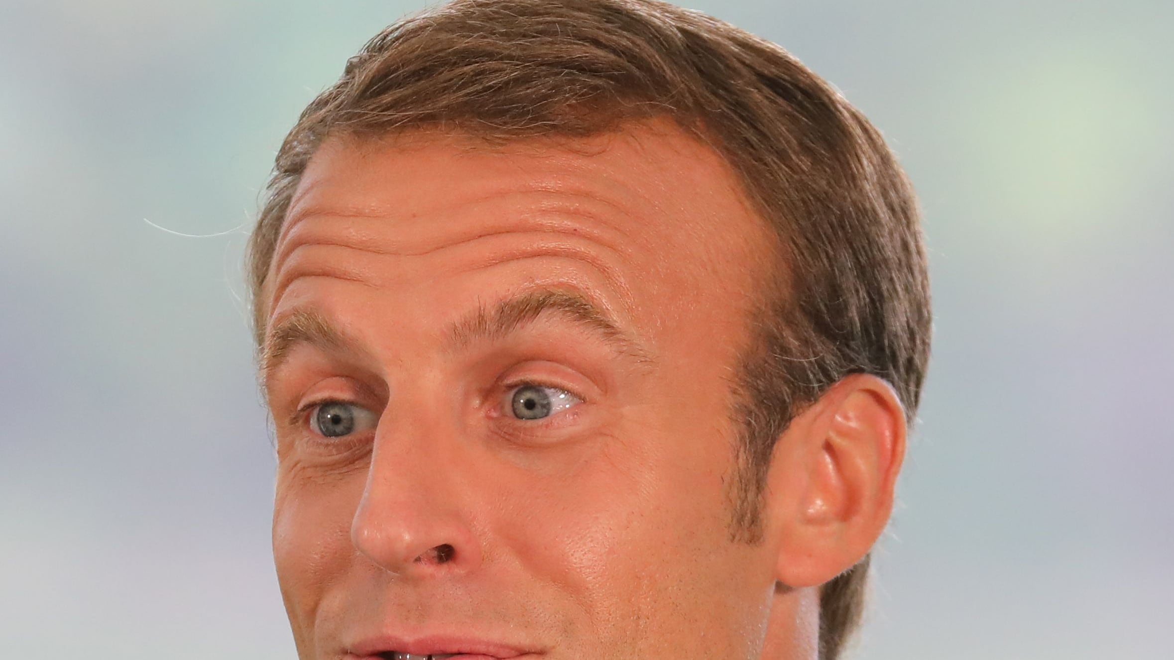 Fuga da Macron: via il fedelissimo ministro Collomb