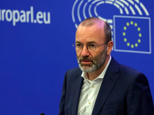 "Non c'è alternativa all'accordo con Tunisi": il richiamo di Weber a Macron e Scholz