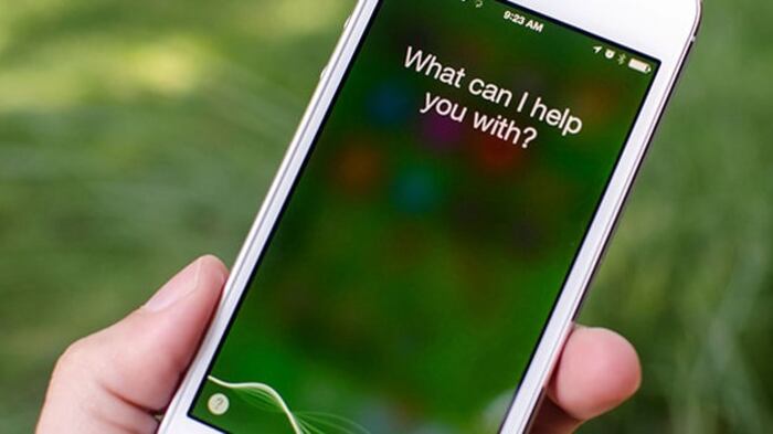 Gran Bretagna, bimbo di 4 anni salva la mamma grazie a Siri
