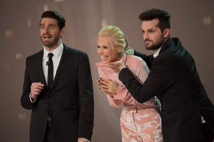 Il look di Ilary Blasi non convince il pubblico: "Sei in pigiama" 6
