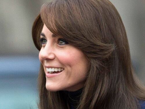 Kate Middleton, bella e glam in blu in Scozia