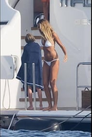 Elle Macpherson, fisico mozzafiato a Saint Tropez 1