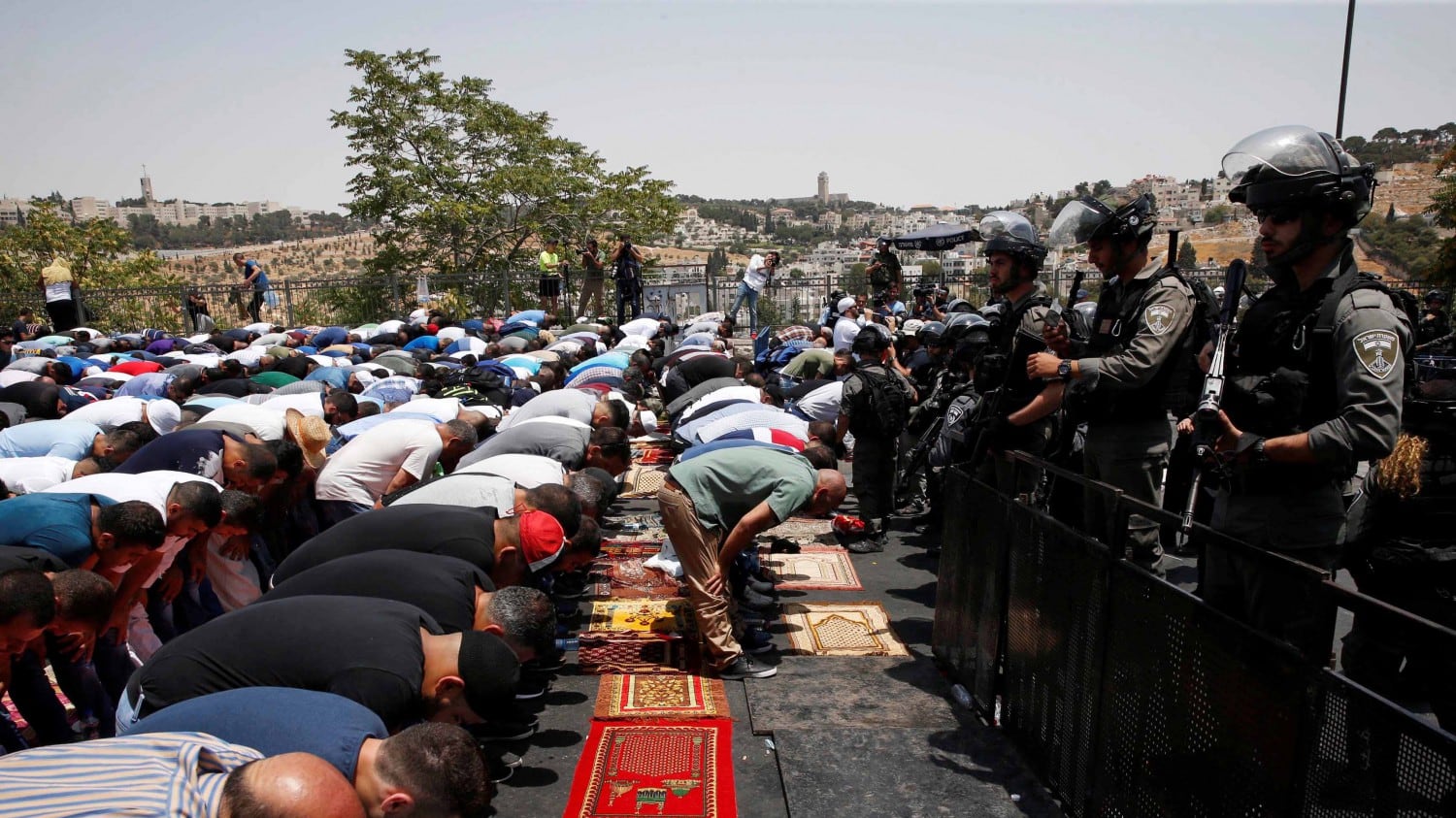 Israele rimuove tutte le misure di sicurezza dalla spianata: esultano gli arabi