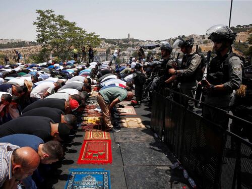 Israele rimuove tutte le misure di sicurezza dalla spianata: esultano gli arabi