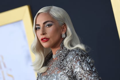 Lady Gaga, scollatura hot alla première 12