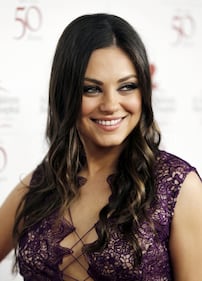 Mila Kunis, sposa sexy per Ashton Kutcher: nozze segrete 23