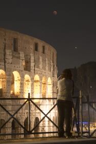 Lo spettacolo dell'eclissi al Colosseo 9