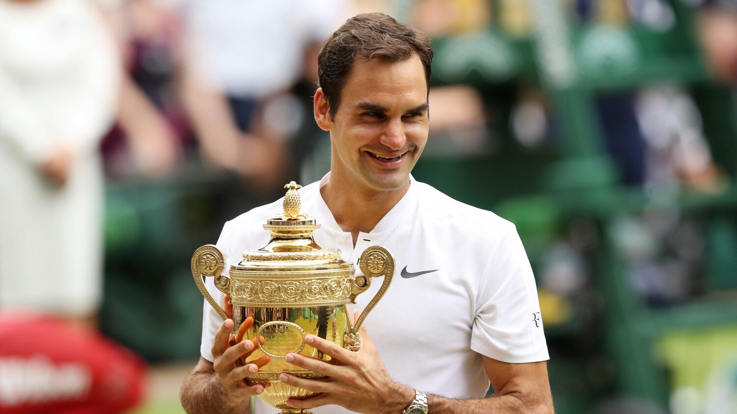 Federer, il campione eterno che trasforma l'"io" in "noi"