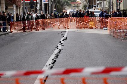 Napoli in ginocchio per il maltempo: danni e disagi in tutta la città 5