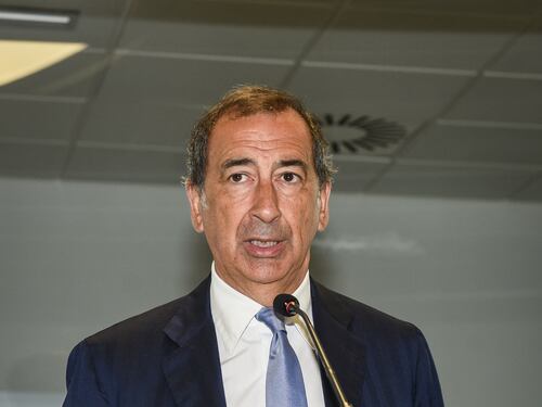 "In campagna elettorale", "Lui pensi alle periferie": scontro tra Sala e Salvini