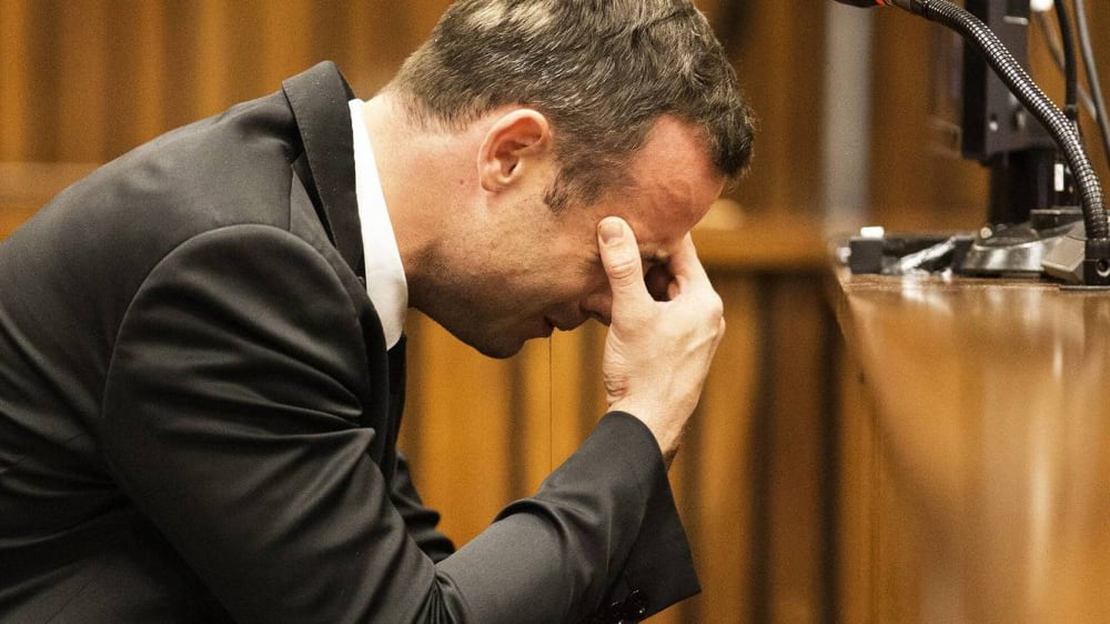 Oscar Pistorius di nuovo in tribunale: rischia fino a 15 anni di galera