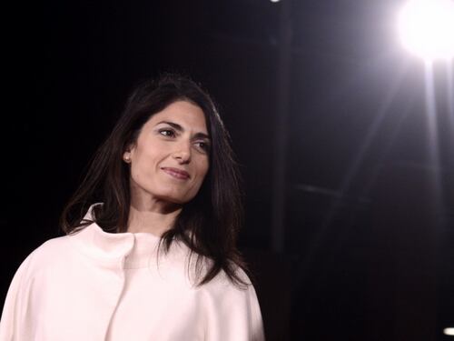 Cantone gela la Raggi sul capo di gabinetto. "Nomina illegittima"