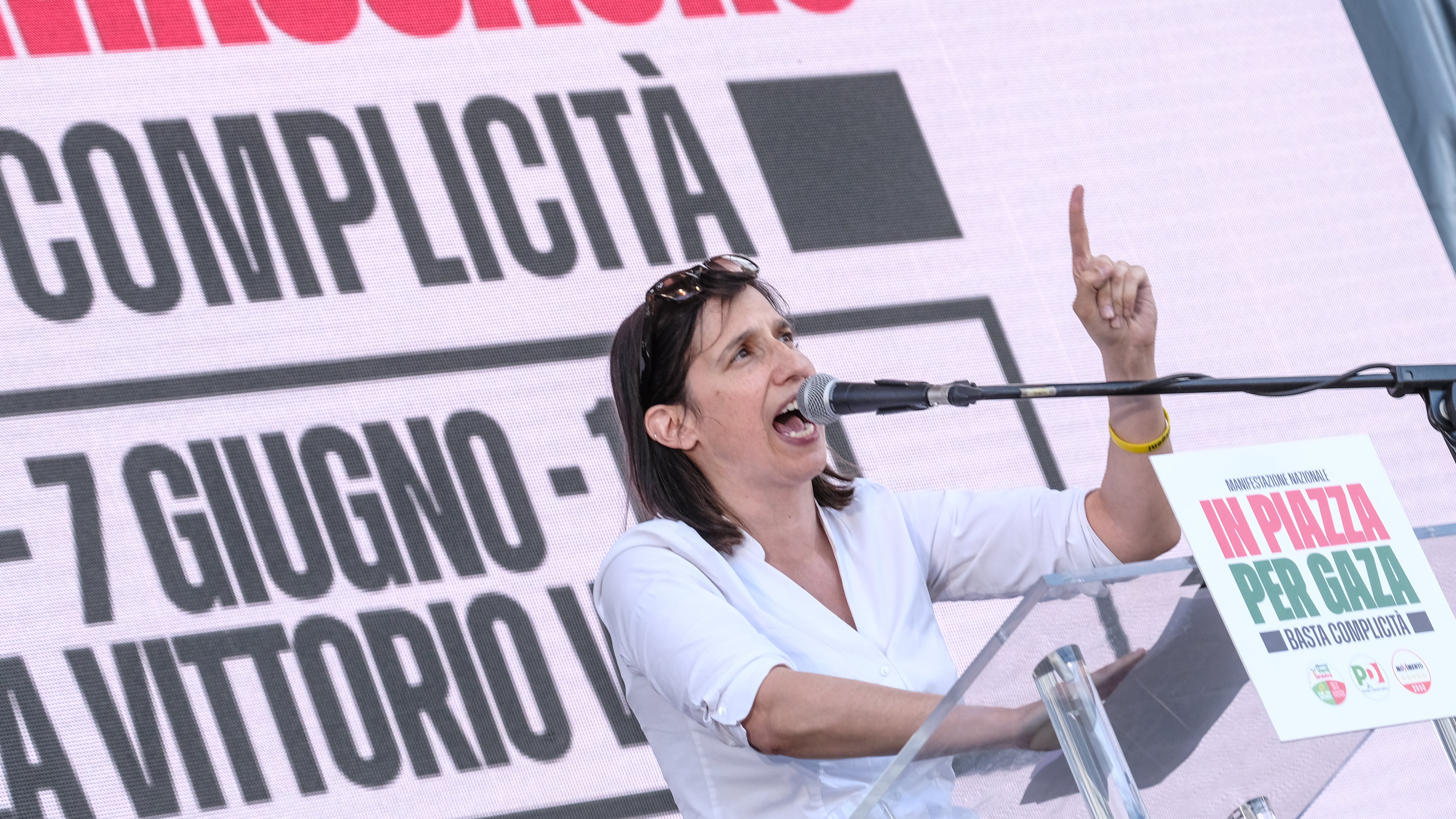 "Più voti della Meloni". L'ultima sparata della Schlein sul referendum