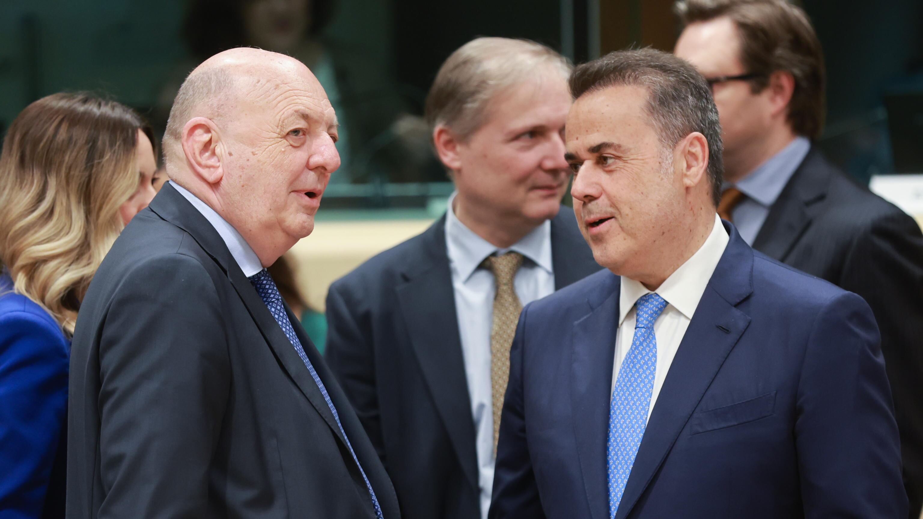 Energia, Pichetto sveglia l'Ue: "Subito misure per ridurre i prezzi"