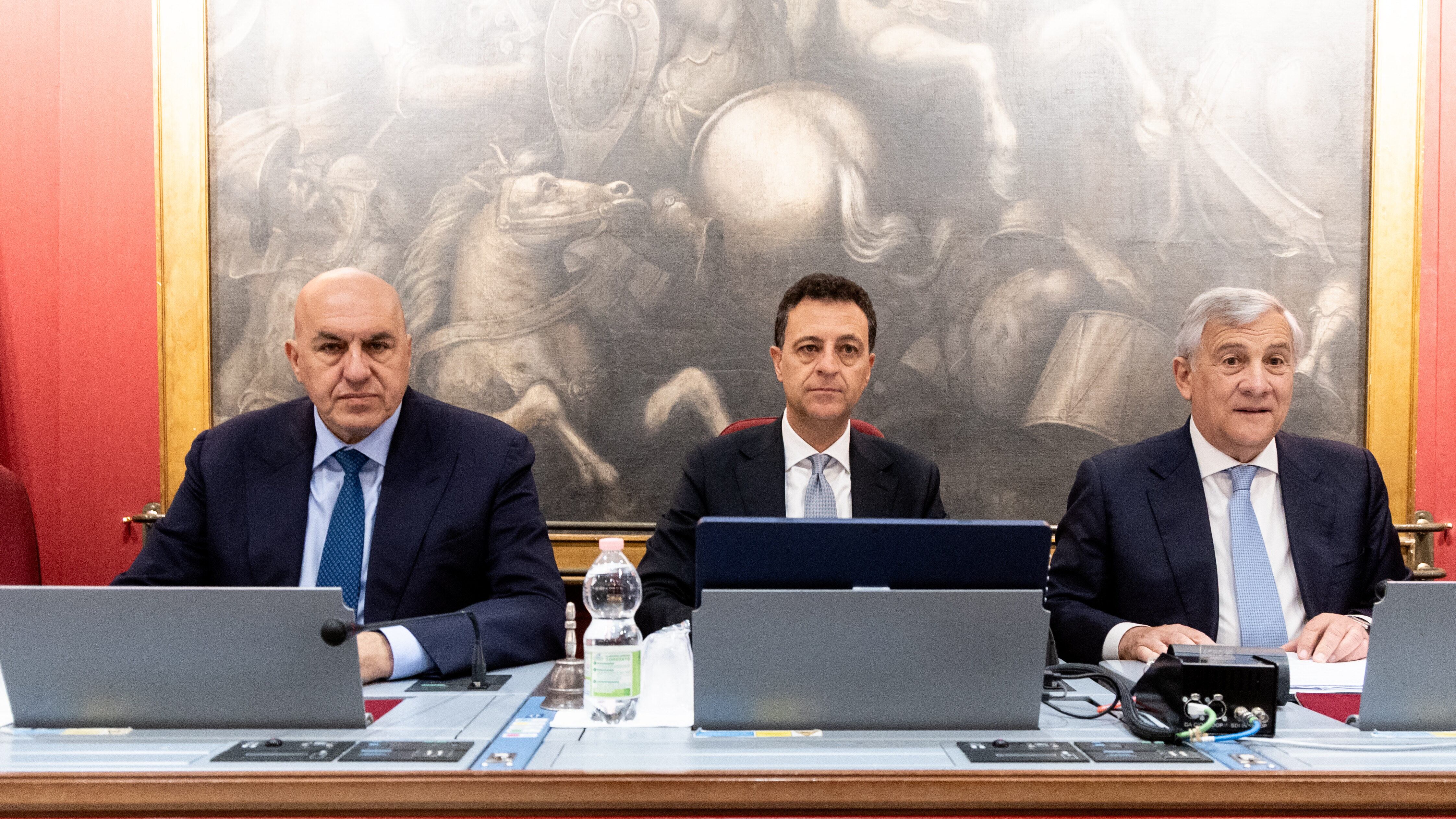 Tajani e Crosetto: "Missione Hormuz con due cacciamine solo a guerra finita"