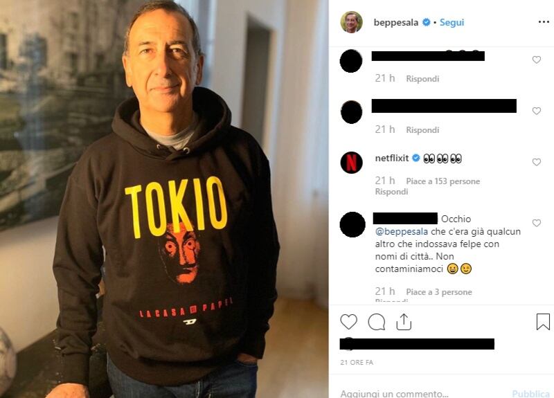 Beppe Sala con felpa de La casa di carta