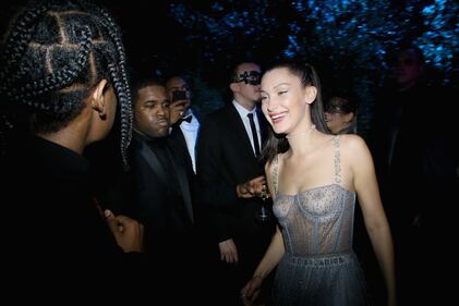 Bella Hadid sexy in un abito mozzafiato 16