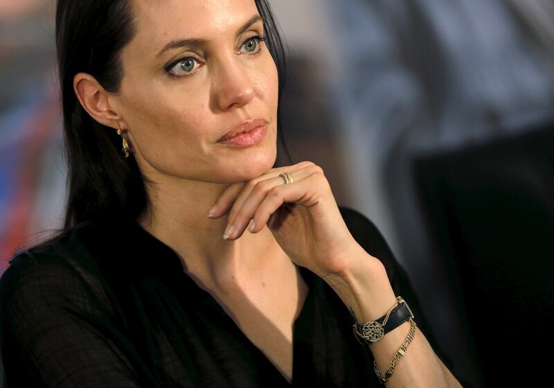 Angelina Jolie troppo magra, Brad Pitt le lancia un ultimatum 29