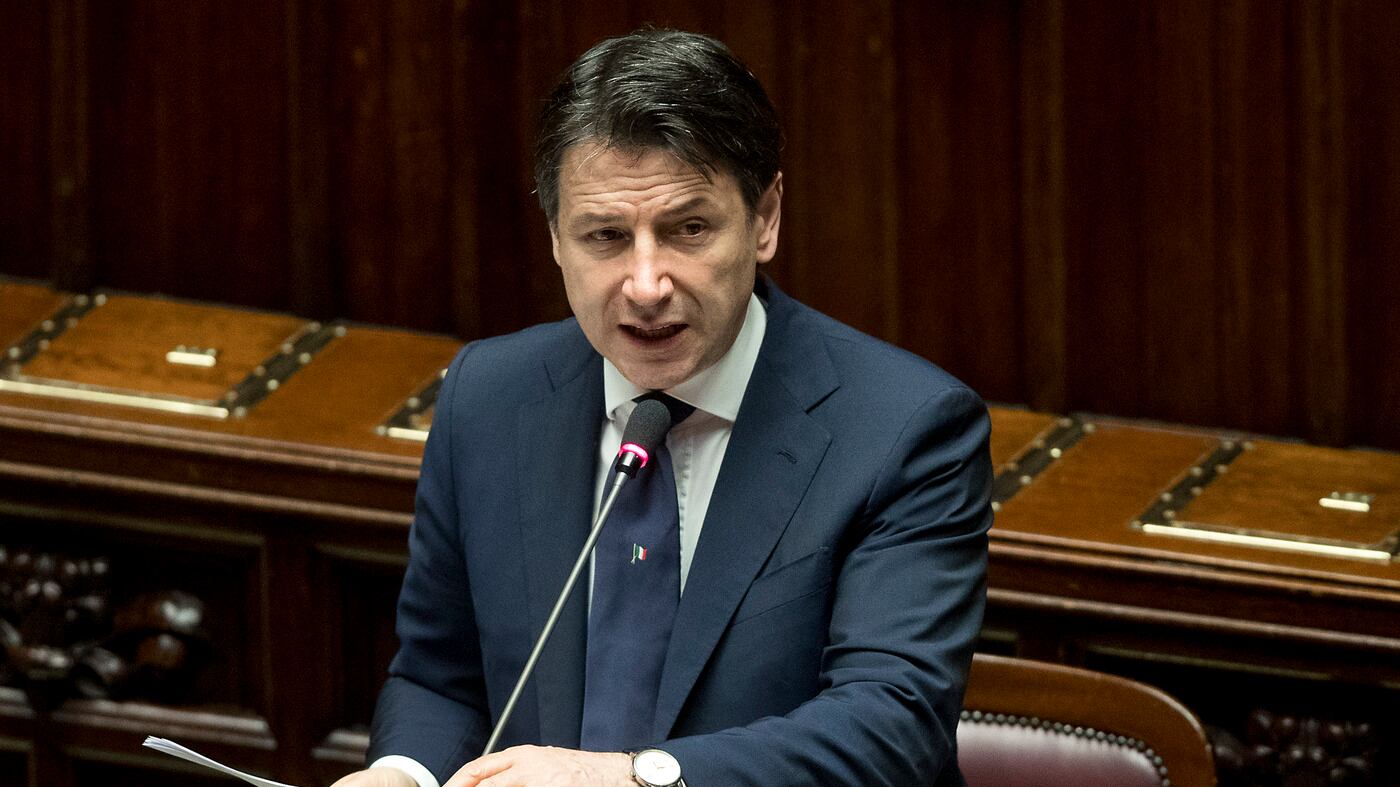 Conte fa mea culpa: "Mi scuso per i ritardi degli aiuti economici"