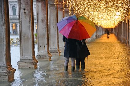 Allerta per l’acqua alta a Venezia che questa mattina ha registrato 120 cm sul livello medio del mare 8