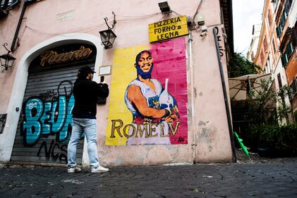 Roma giù pazza per Lukaku, spunta un murale 8