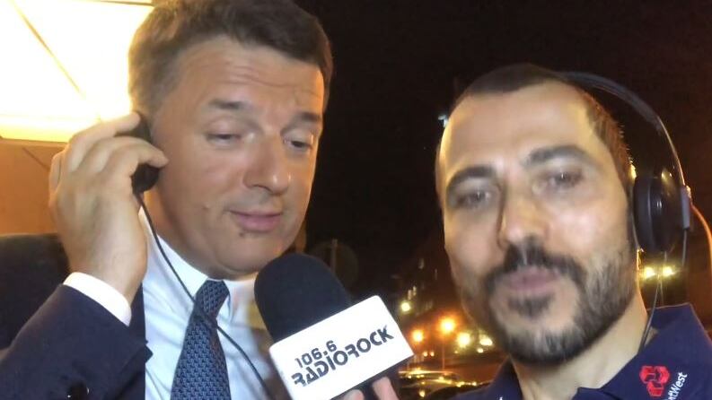 Renzi a Radio Rock canta "Rimmel", l'addio al Pd di Zingaretti