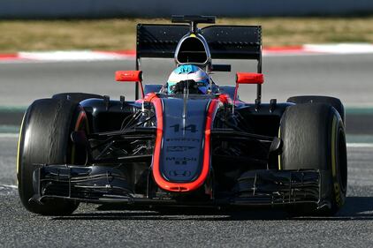 Montmelò, botto Alonso: incidente con la sua McLaren 5