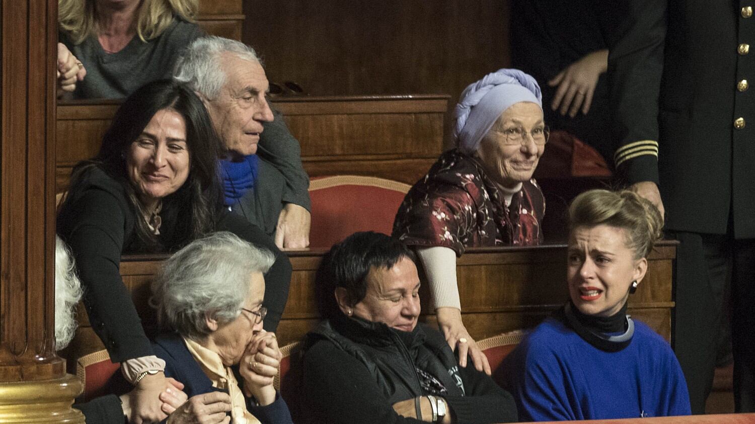 La Cei contraria al biotestamento, ora è scontro con il Pd
