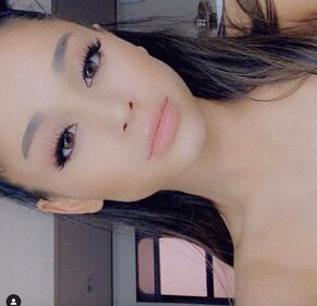 Ariana Grande sexy su Instagram 4