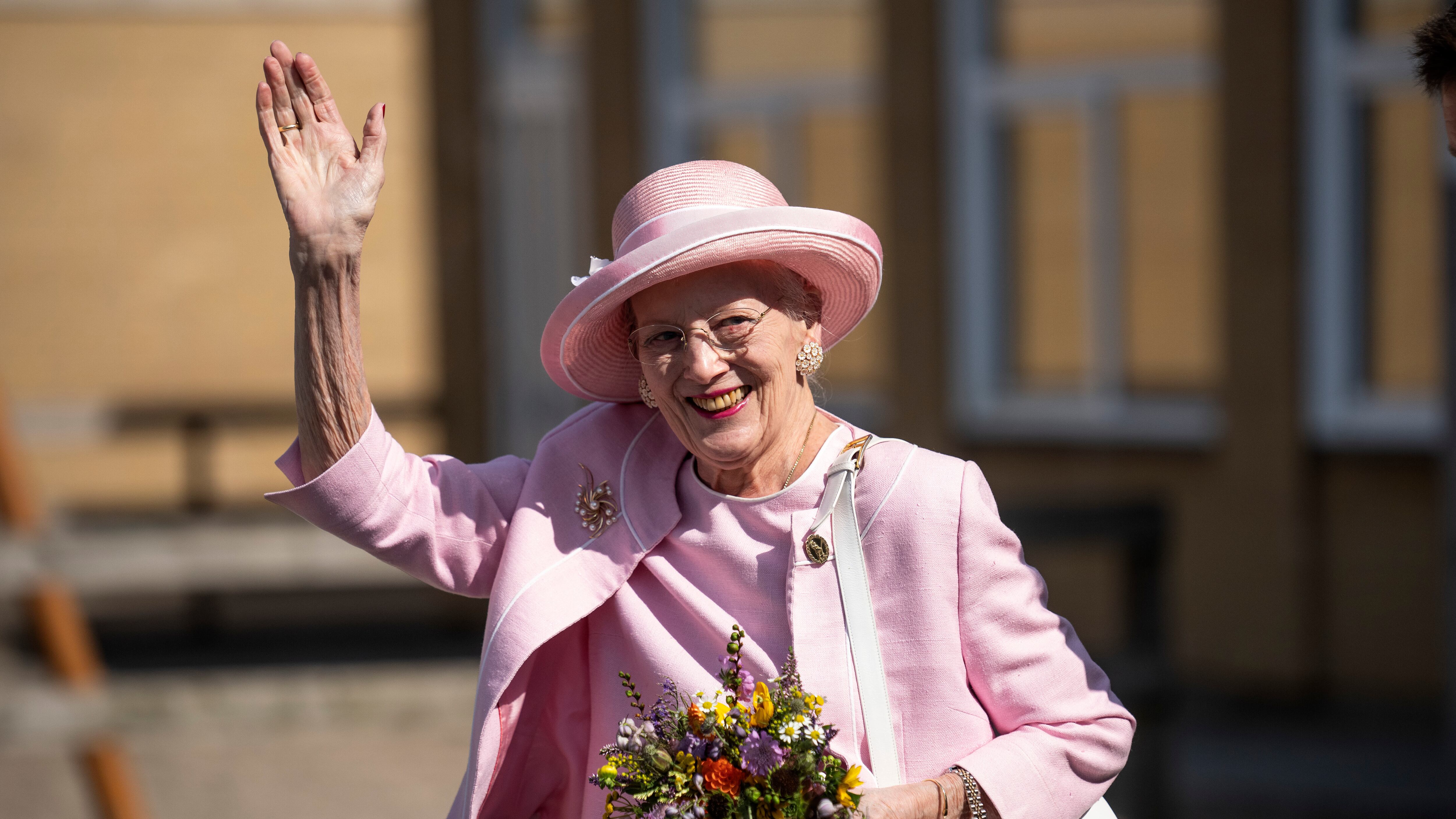 Chi è la regina Margrethe? Dall’amore per l’arte al vizio del fumo