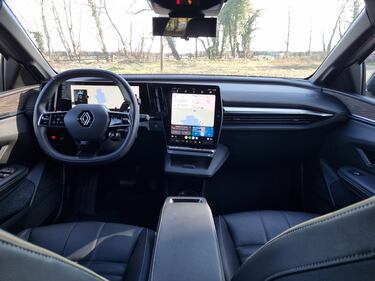 Renault Megane E-TECH: guarda le foto 1