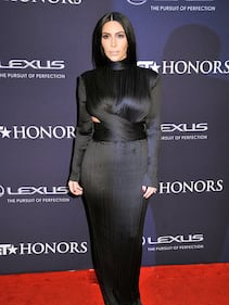 Kim Kardashian, maglietta bagnata senza reggiseno 40