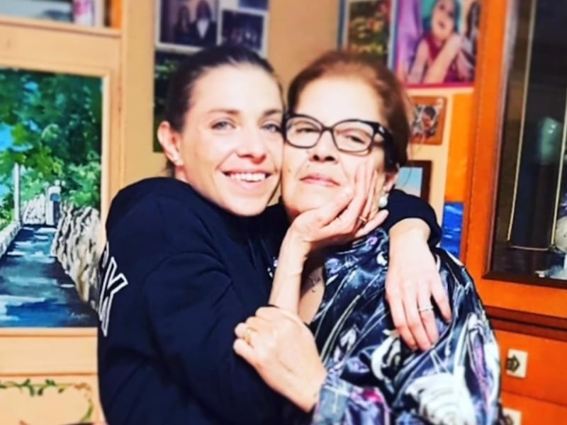 Lutto per l’ex Amici Loredana Errore, morta la madre Enza: “Ora brilli di più”