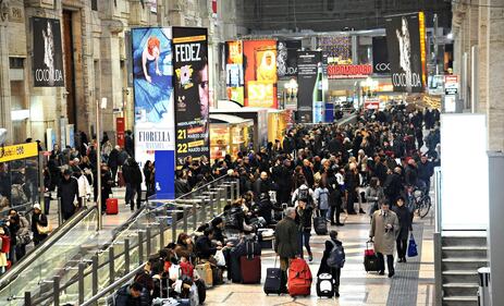 Blitz alla stazione di Bologna: treni in ritardo 14