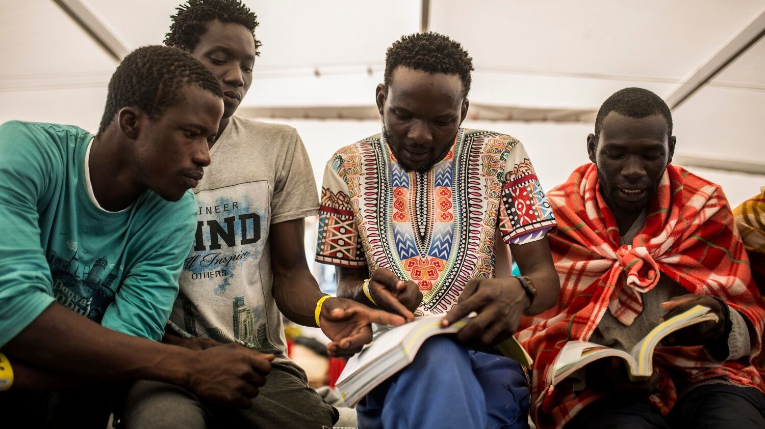 Accoglienza, ecco quanto sborsiamo per mantenere qui i migranti