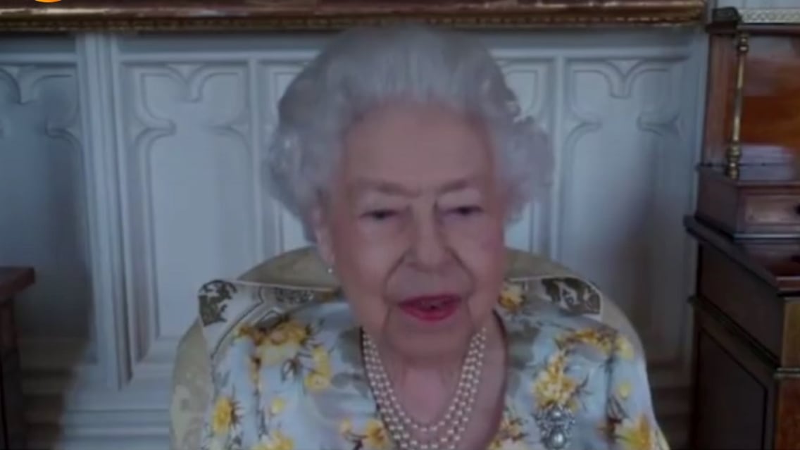 La regina Elisabetta ammette: “Il Covid ti lascia esausta”