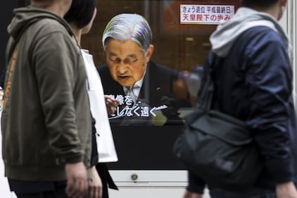 Giappone, l'imperatore lascia il trono 8