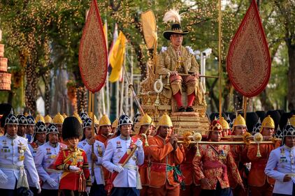 La Thailandian celebra l'incoronazione del re 12