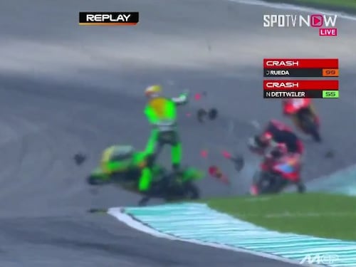 Moto 3, pauroso incidente e moto distrutte a Sepang: ecco cosa è successo