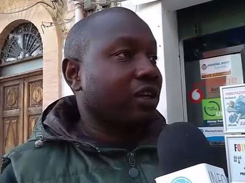 L'ira degli immigrati regolari: "Basta clandestini, arriva di tutto"