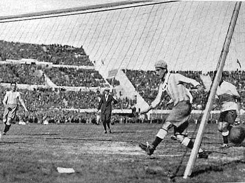 Oggi, 96 anni fa la prima vera mano de Dios